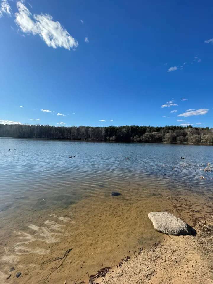 прогуляться у воды в минске