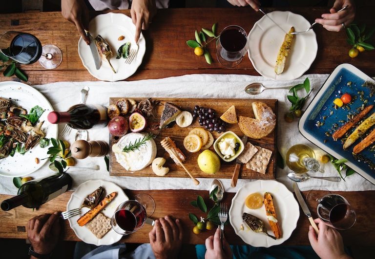правила поведения за столом этикет