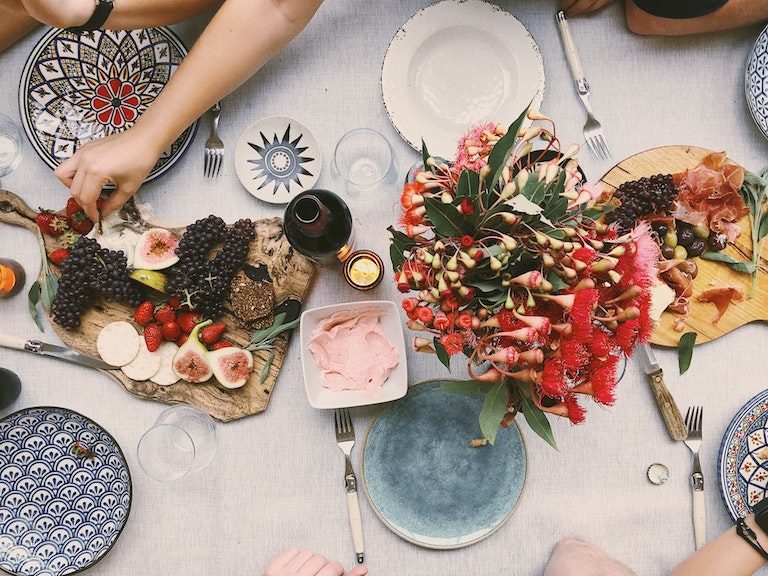 правила поведения за столом этикет