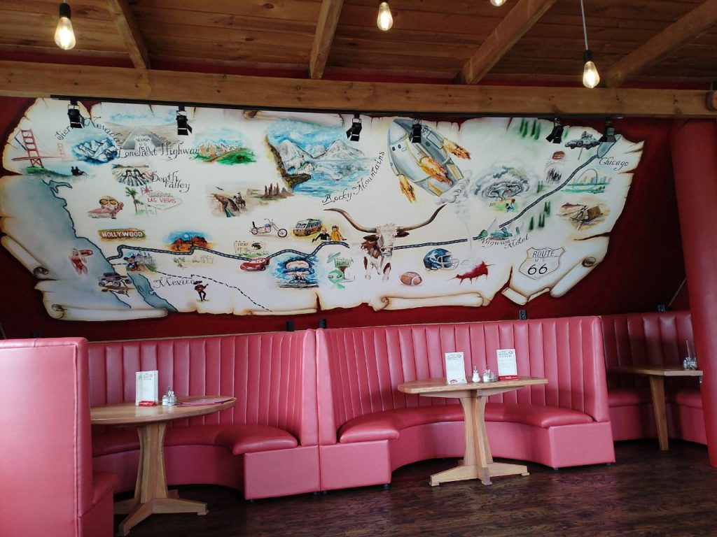 американец открыл кафе брест